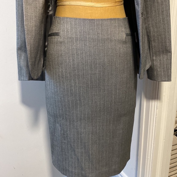 Teenflo  Grey Tweed Pinstriped Suit with Skirt Size 2 NWT - Picture 6 of 8